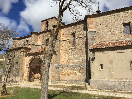 Fachada principal iglesia Cristo de los cuatro clavos Atienza